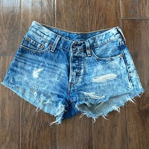 Levi’s 501 cut off Jean shorts